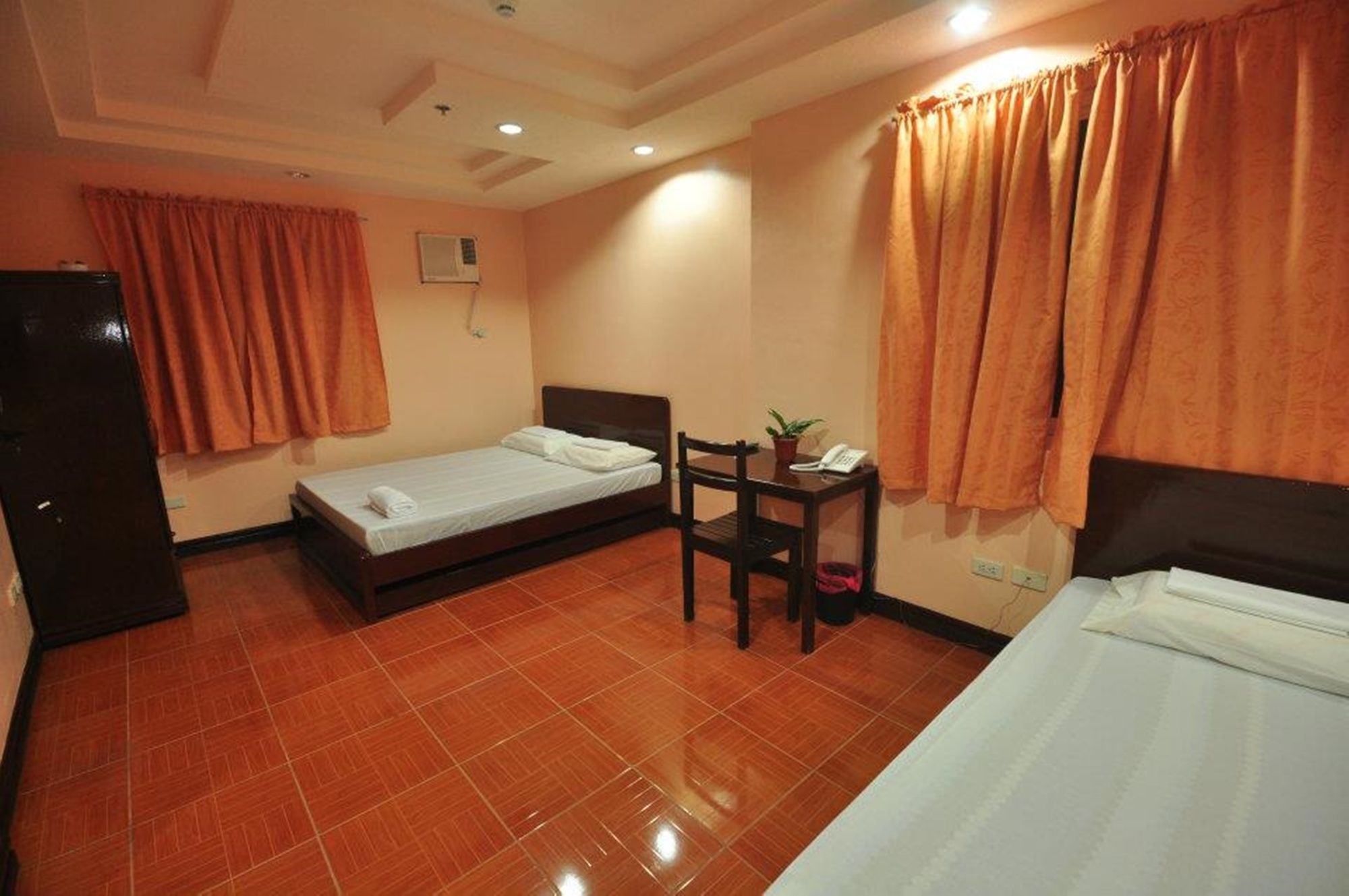 Rooms R Us - Voyagers Palace Puerto Princesa Exterior foto